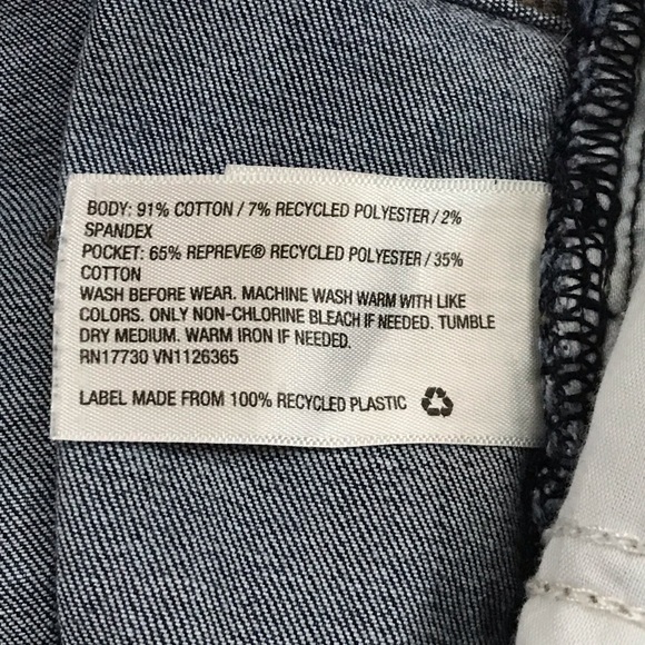 Universal Thread Denim Jean High Rise Distressed Shorts
Pockets Stretch Materia - Picture 10 of 10